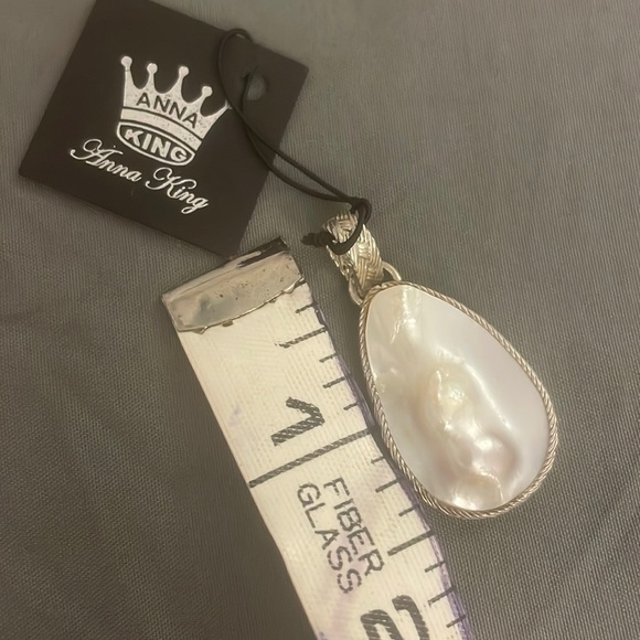 Mother of pearl oval cluster pendant set in 925 sterling silver 1 1.2” Anna King - Picture 2 of 4